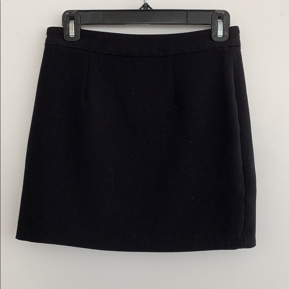 Aritzia Wilfred Black Tulip Hem Ponte Mini Skirt - Picture 3 of 3